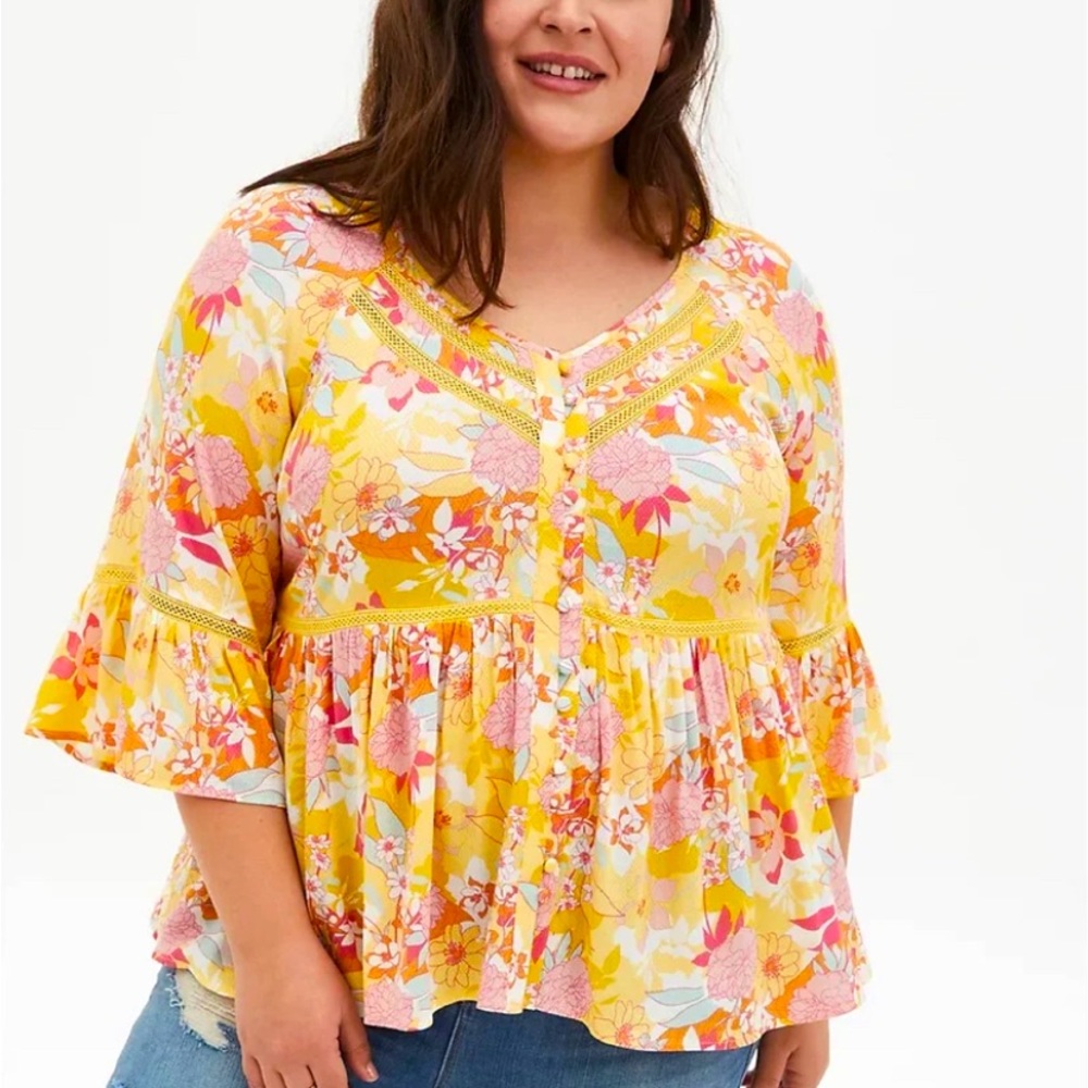TORRID IVORY YELLOW FLORAL EMBROIDERED BELL SLEEVE TOP! 2 2X 18/20